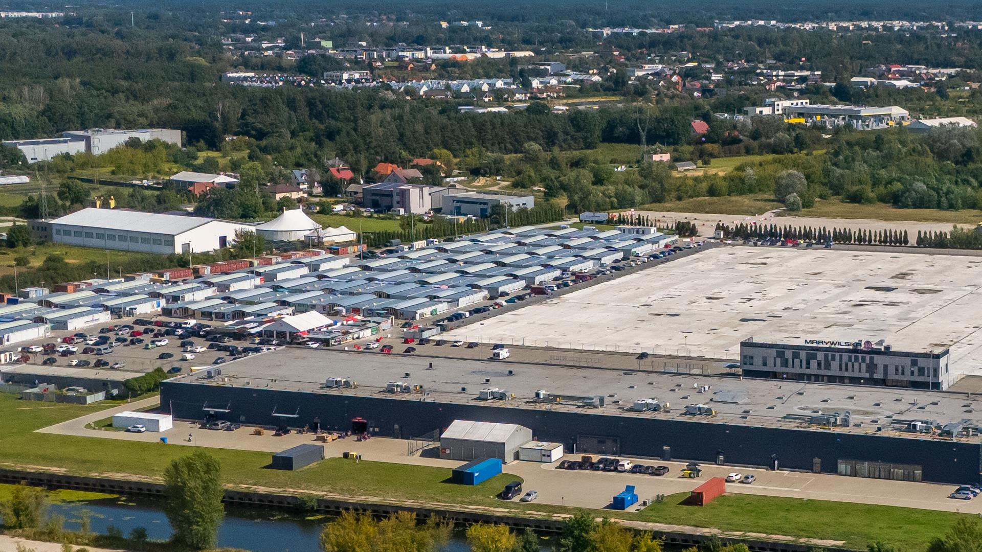 Plac po spalonym centrum handlowym Marywilska 44 w Warszawie