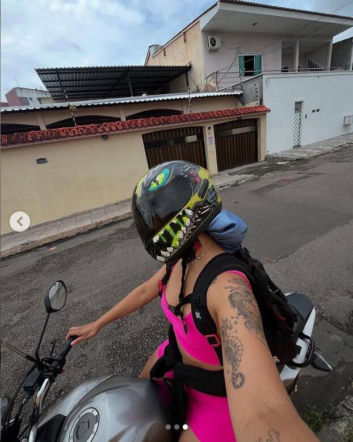 Fani w żałobie po śmierci znanej influencerki. Horror rozegrał się na drodze