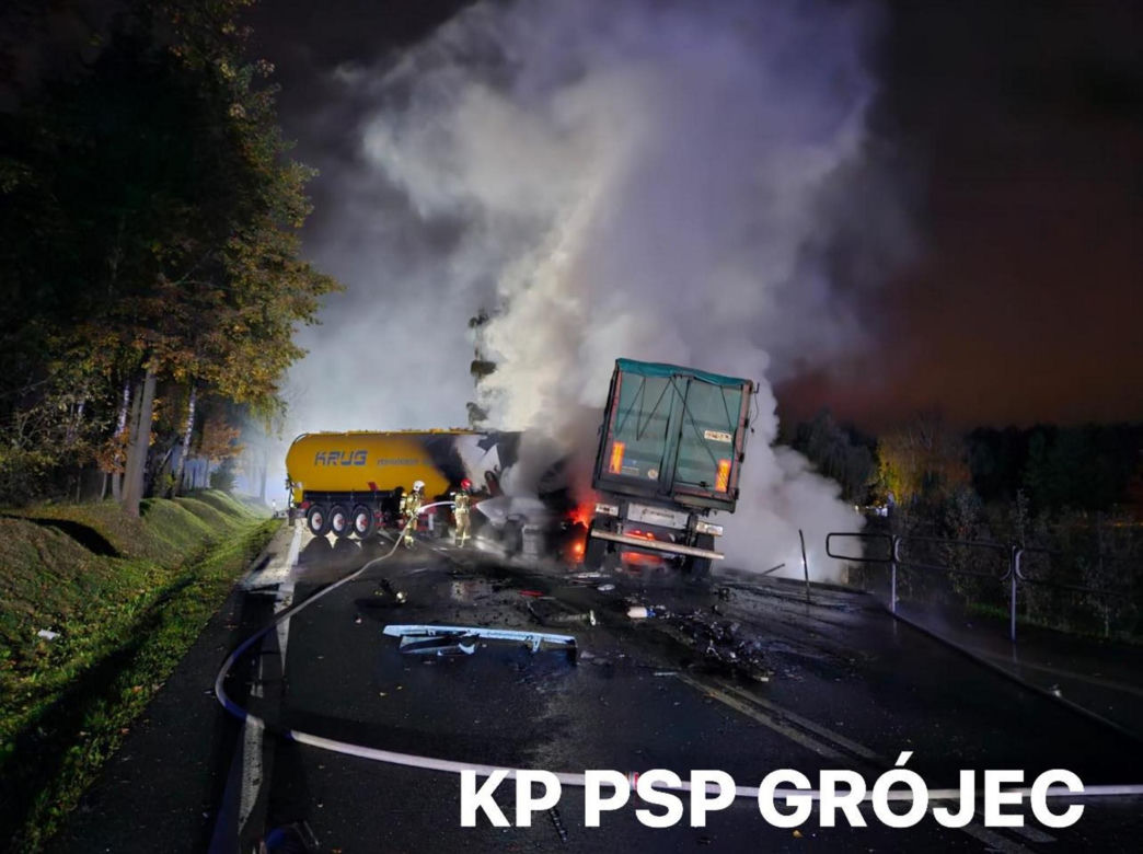 Horror pod Grójcem. Ciężarówki stanęły w ogniu, kierowcy spłonęli żywcem