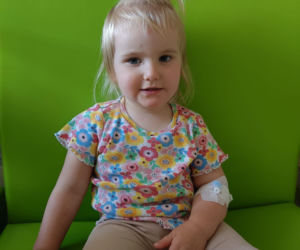 Waldemar Nawrocki i Adrian Domalewski pomagają Anielce