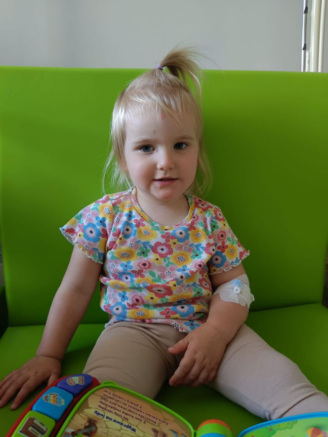 Waldemar Nawrocki i Adrian Domalewski pomagają Anielce