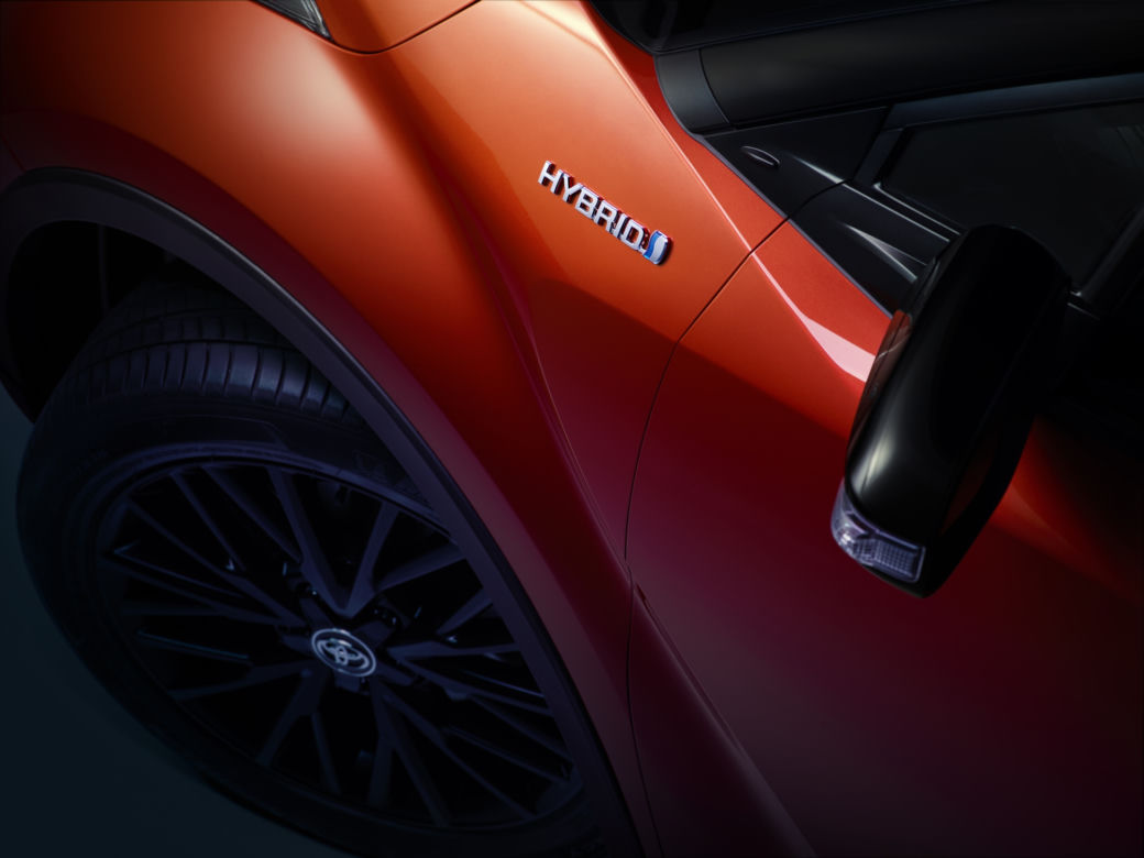 Toyota C-HR lifting (2020)