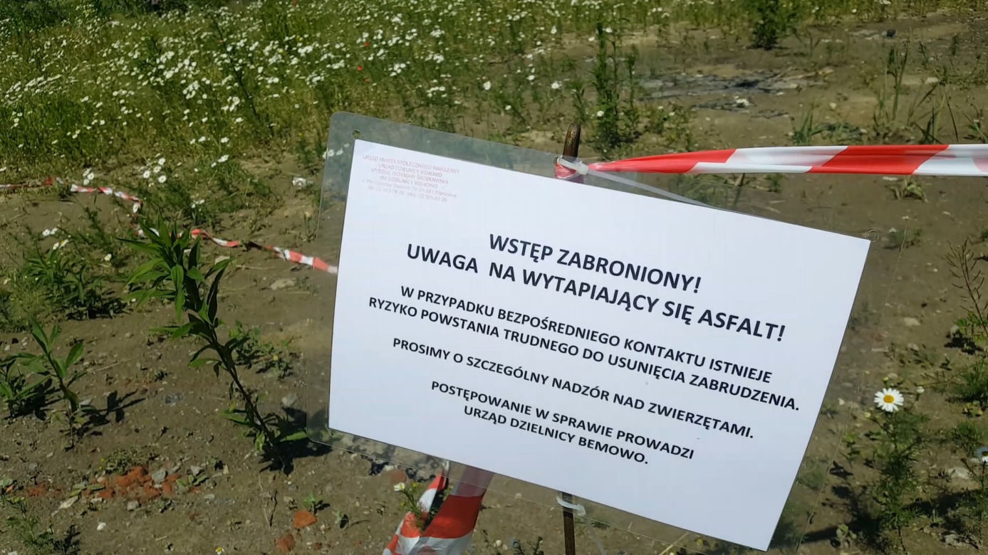 Asfalt wypływa spod ziemi