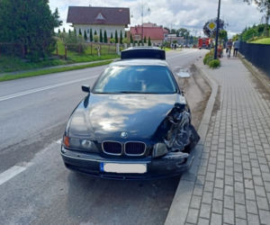 Zderzenie bmw ze skodą. 37-latka trafiła do szpitala [ZDJĘCIA]