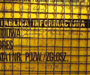 Wiercą Kaczyńskiemu za ścianą