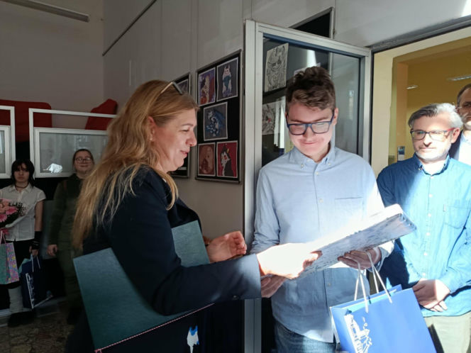 Rysowane malowane do szuflady