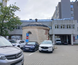 Zabytkowa rotunda na terenie szpitala MSWiA w Warszawie