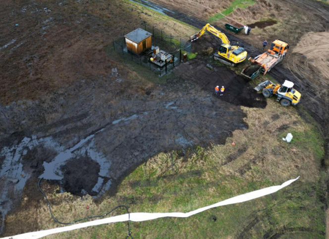 Awaria rurociągu tuż przy granicy z Polską