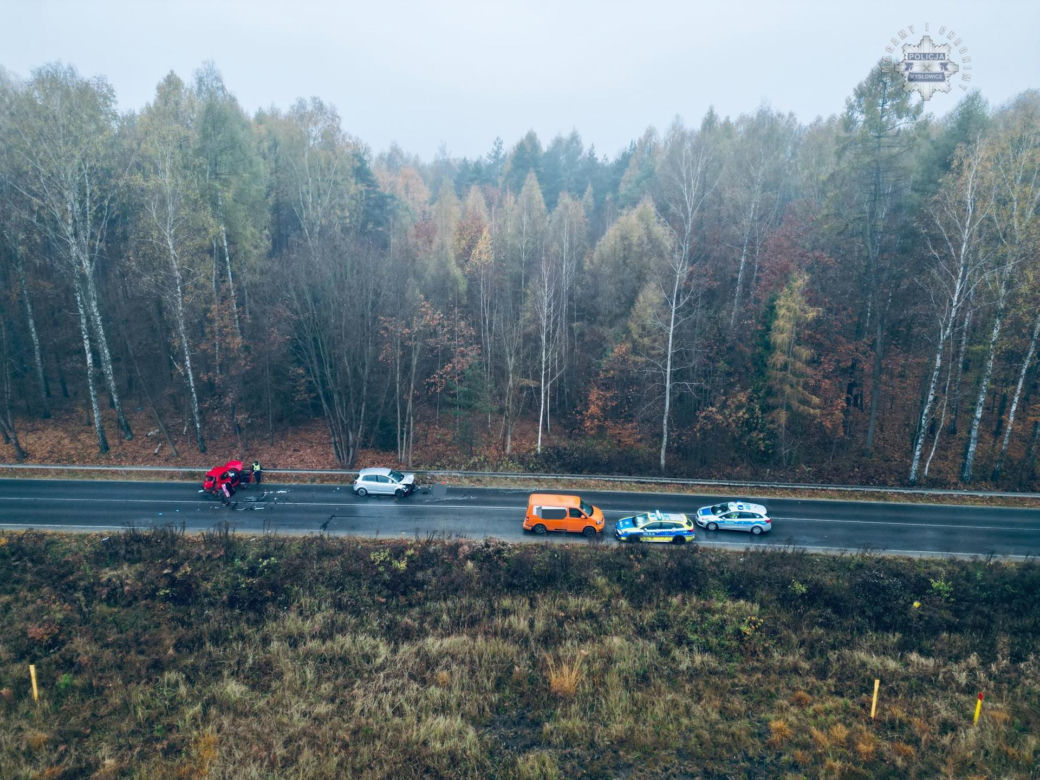 Poważny wypadek na Śląsku. Ucierpiała 28-latka