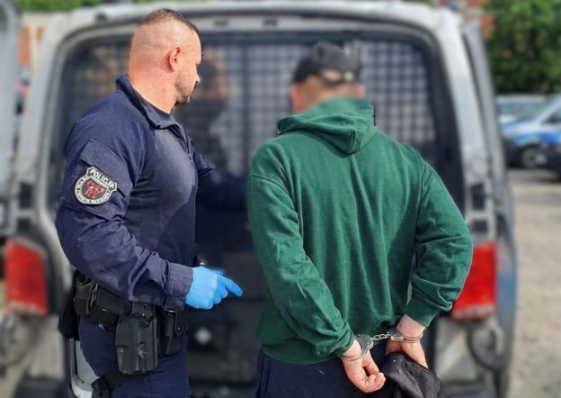 Zaskakujący koniec dożynkowej nocy. Pijany 18-latek oferował policjantom łapówkę