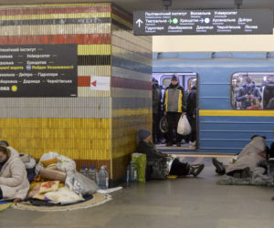 Od początku wojny żyją w metrze. To ich nowy dom i schron przed bombami 