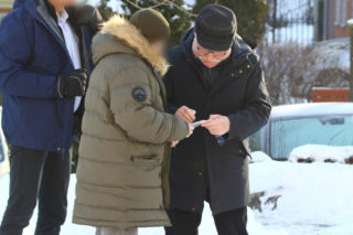 Wałęsa zaczepiony przed kościołem. Zaskakujące, czego chciano! [ZDJĘCIA PAPARAZZI]