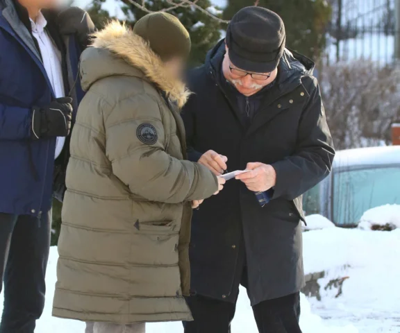Wałęsa zaczepiony przed kościołem. Zaskakujące, o co chodziło!