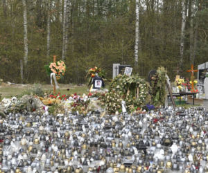 Miesięcznica śmierci Krzysztofa Krawczyka. Wdowa odwiedziła grób