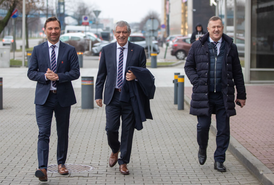 Fernando Santos przyłapany z papierosem w ręku w Warszawie
