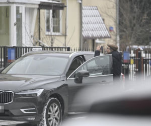 Kuzyn Kaczyńskiego dba o krewnego i odśnieża schody