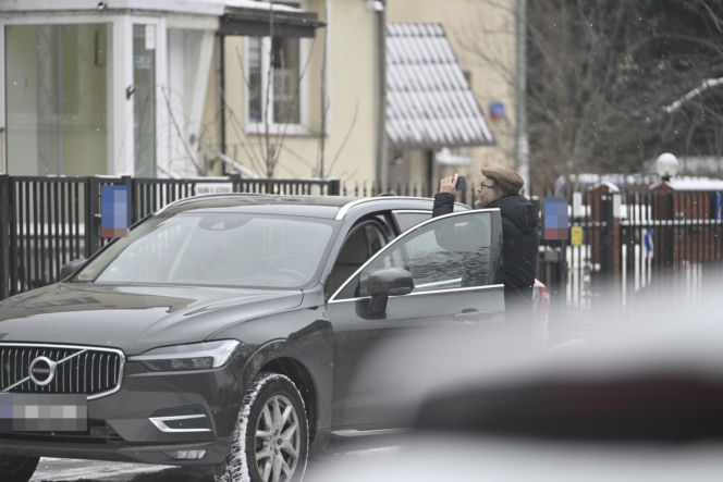 Kuzyn Kaczyńskiego dba o krewnego i odśnieża schody