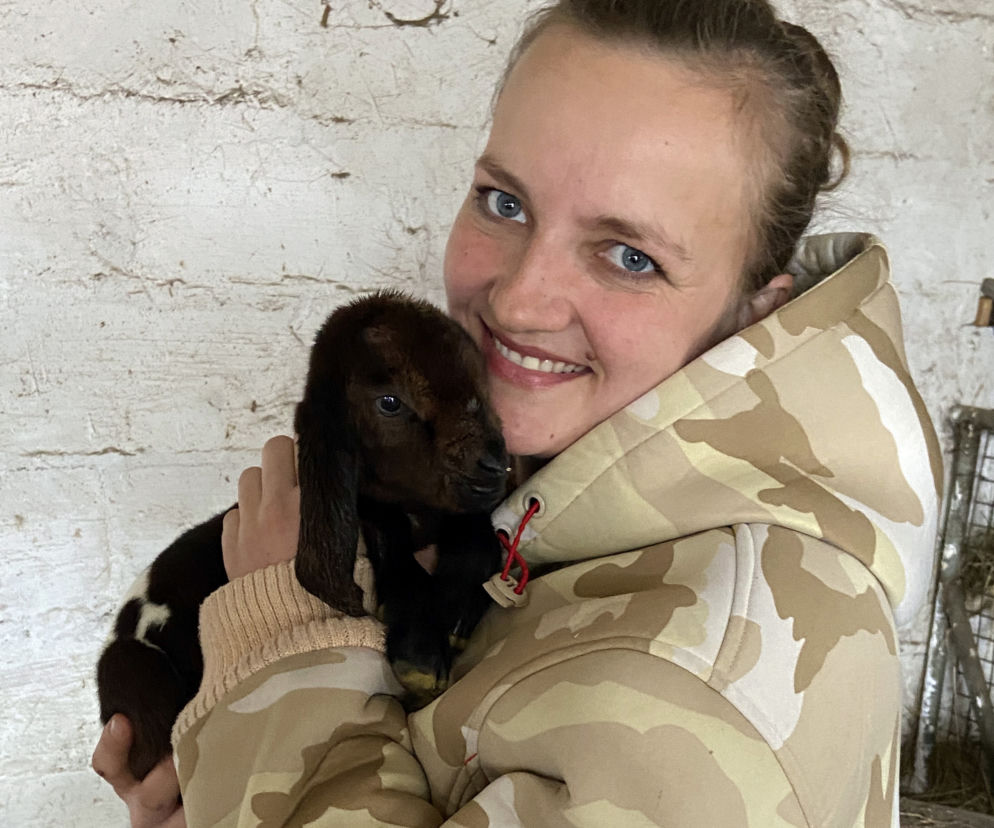 Rolnicy. Podlasie. Emilia Korolczuk (35 l.) kocha zwierzęta.