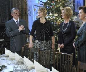 Wigilia w Klanie w 2009 roku. Paweł (Tomasz Stockinger), Agnieszka (Paulina Holtz), Elżbieta (Barbara Bursztynowicz), Krystyna (Agnieszka Kotulanka)