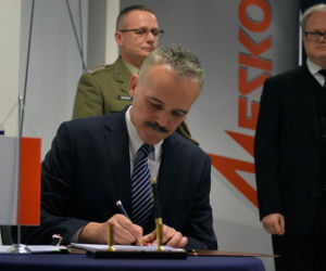 Umowa na zakup zestawów PIORUN