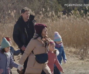 M jak miłość. Iza (Adriana Kalska), Iza (Adriana Kalska), Szymek (Staś Szczypiński)