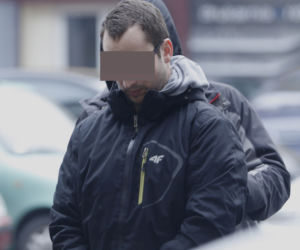 WIKARY ĆMIŁ MARYCHĘ Z MINISTRANTAMI