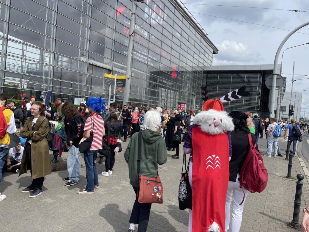 Pyrkon 2024 z kolejnym rekordem! Gigantyczna kolejka do wejścia ustawiała się na kilka godzin przed otwarciem! 