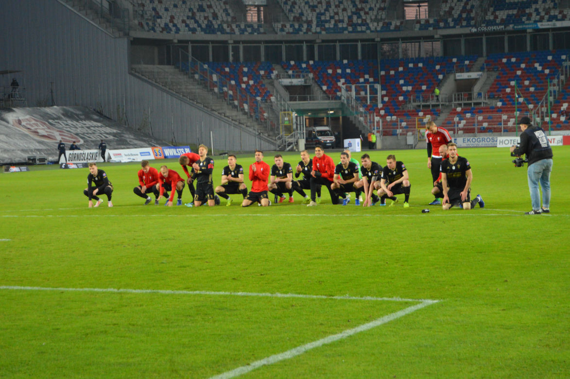 Górnik Zabrze - Arka Gdynia: Nieważny styl, ważne punkty [ZDJĘCIA KIBICÓW]
