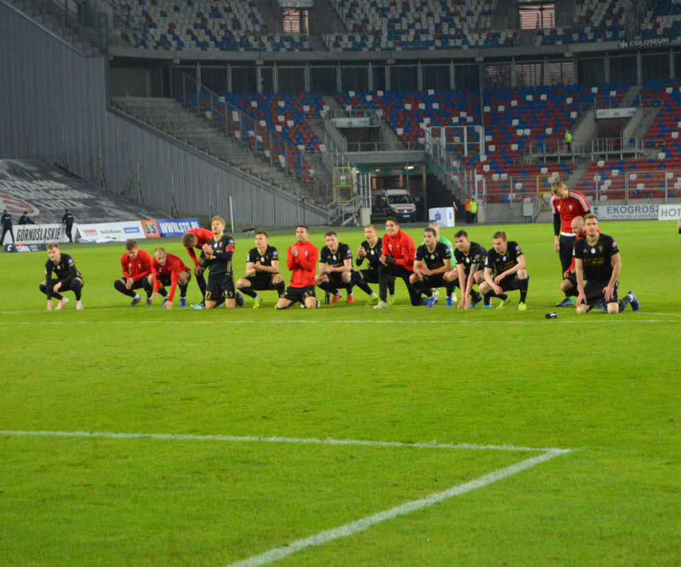 Górnik Zabrze - Arka Gdynia: Nieważny styl, ważne punkty [ZDJĘCIA KIBICÓW]