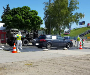 Drive-thru w Lesznie. Na darmowe badania zapisało się ponad 500 osób