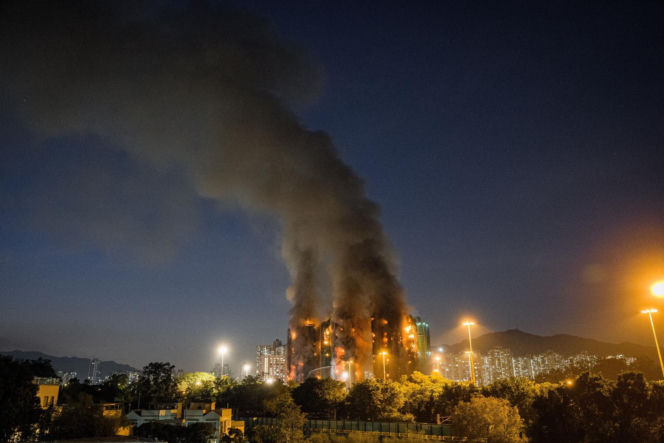 Pożar wieżowców w Hongkongu