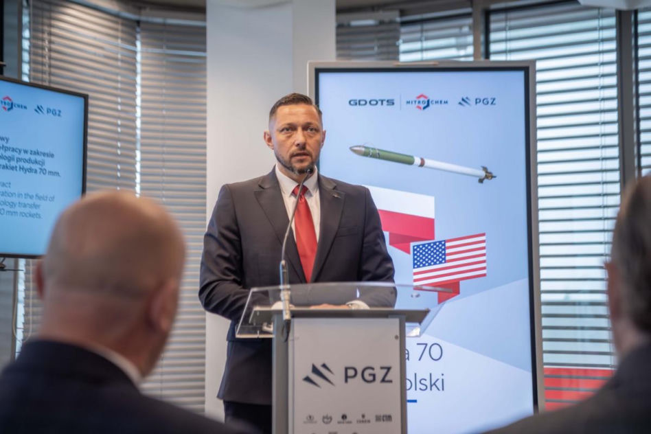Rakiety Hydra 70 będą produkowane w Polsce. Wzmocnienie dla śmigłowców Apache i nowa broń na drony