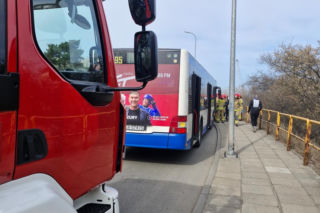 Na miejscu pracowały zespoły ratownictwa medycznego, które udzieliły pomocy poszkodowanym i zabezpieczyły miejsce zdarzenia