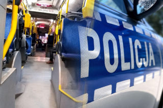 Atak na 13-latka w autobusie. Szokujące nagranie z autobusu