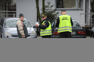 STRAŻNICY MIEJSCY POLUJĄ NA MANDATY.