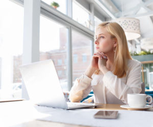 89% młodych Polaków czuje, że brakuje im sił. Oto co robią, by to zmienić