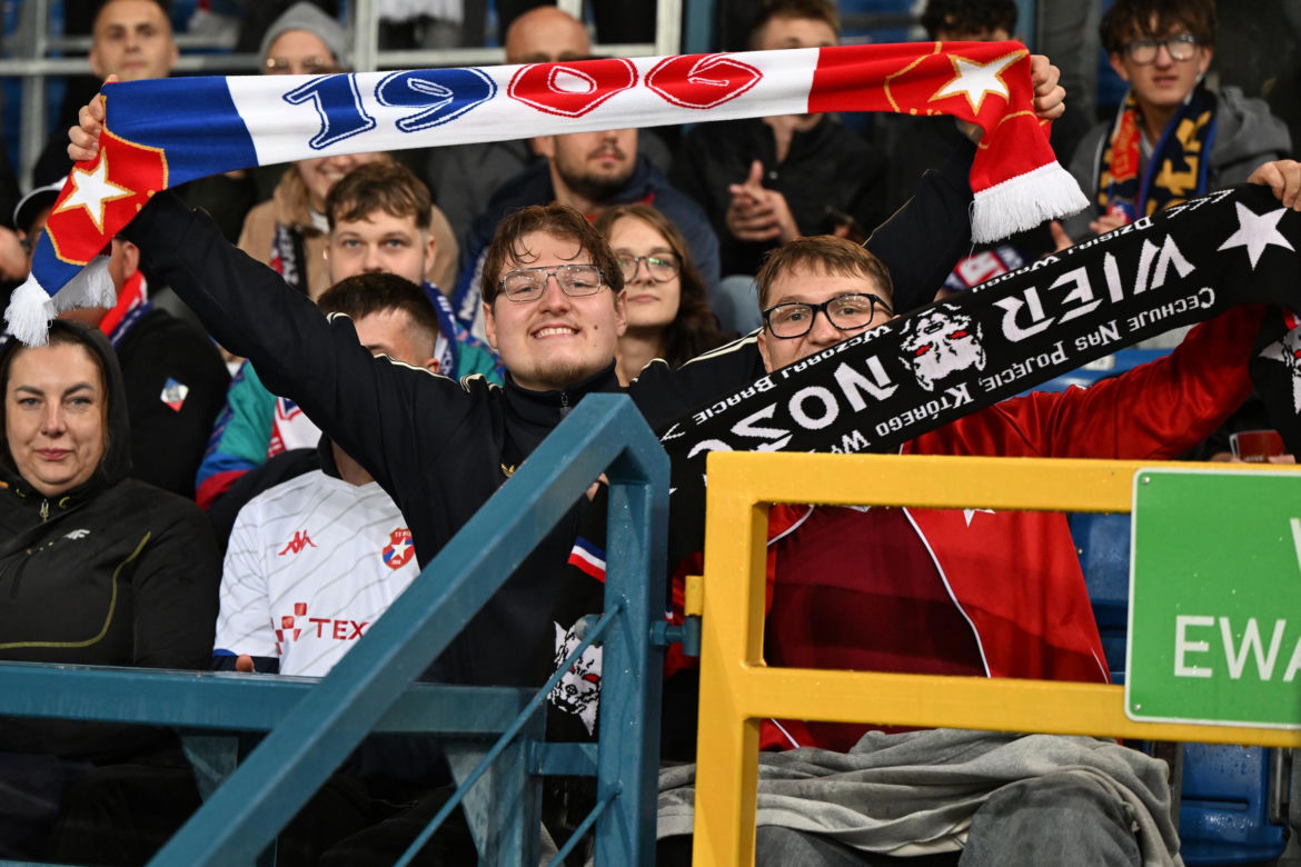 Wisła Kraków - Jagiellonia Białystok; Zdjęcia kibiców i zawodników z meczu 8. kolejki PKO BP Ekstraklasy