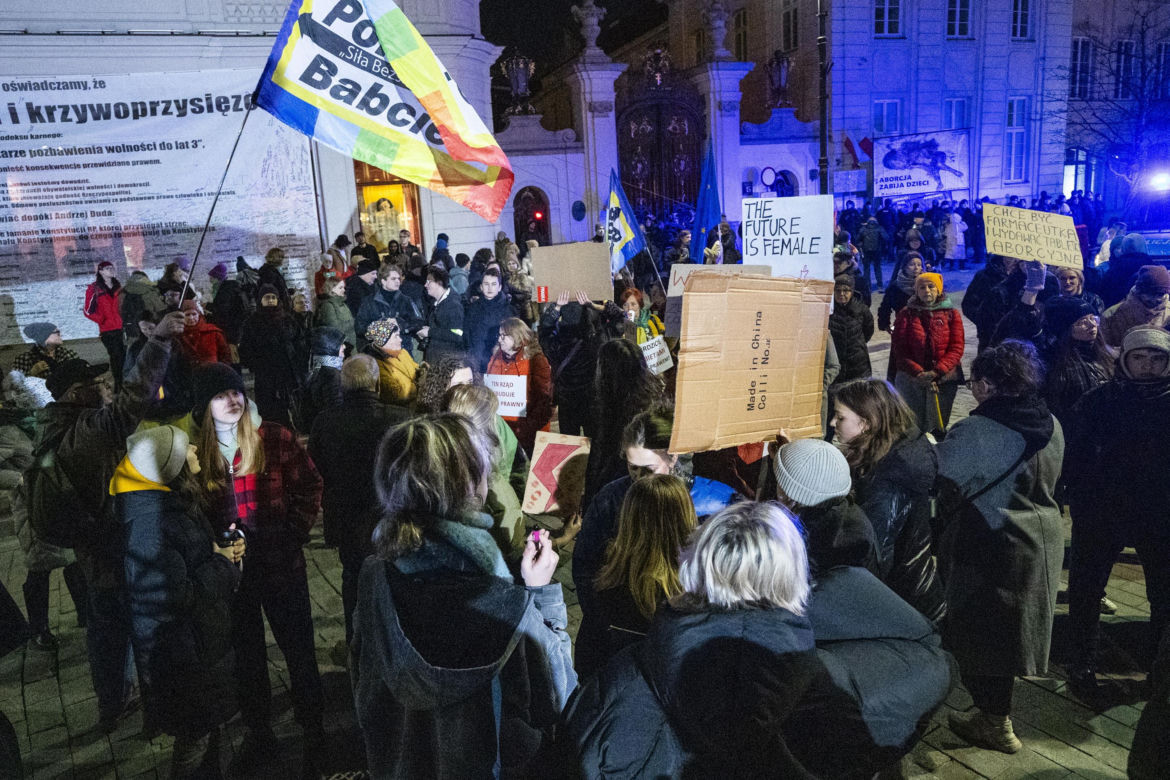 Marsze w całej Polsce! Kobiety żądają legalnej aborcji. „To nie jest koniec walki”
