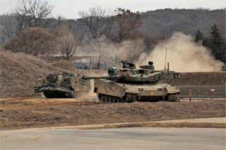 Trump ograniczy manewry US Army z Koreą Południową? Powołuje się na dobre relacje z Kim Dzong Unem