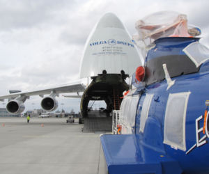 Ogromny ANTONOV An-124 Rusłan wylądował na lotnisku w Jasionce [ZDJĘCIA]