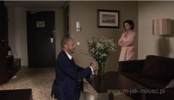 M jak miłość odc. 1022.Kinga Zduńska (Katarzyna Cichopek), Robert Lubiński (Tomasz Borkowski)