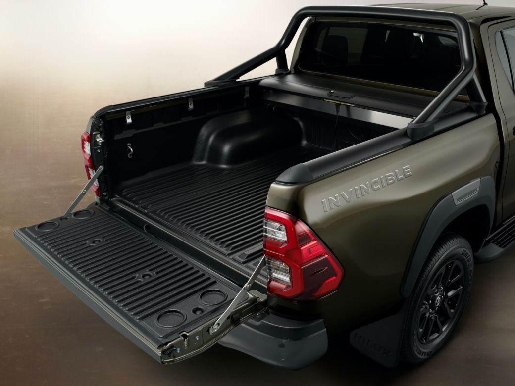 Nowa Toyota Hilux 2.8 Diesel 204 KM