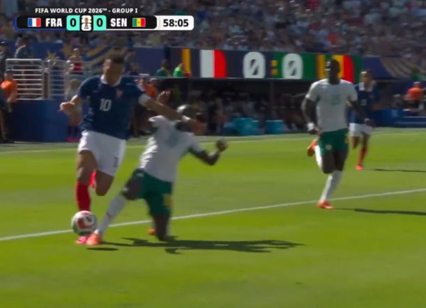 MŚ 2026. Gigantyczna kontrowersja w meczu Francja - Senegal! Mbappe symulował?!