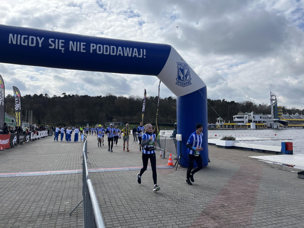 Kibolska Dycha 2024. Wyjątkowy bieg kibiców Lecha Poznań