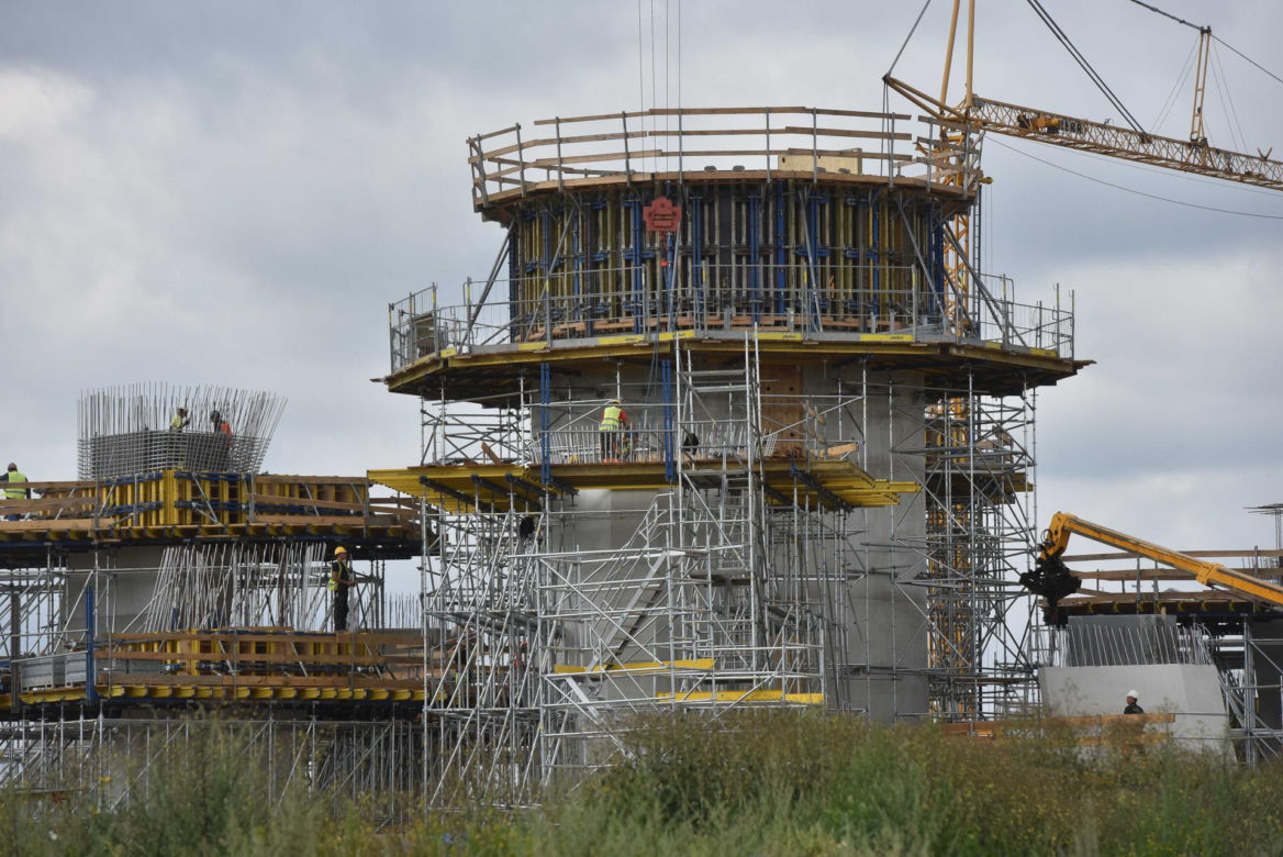 Trwa budowa wielkiego pomnika Matki Boskiej. Sprawdziliśmy postępy