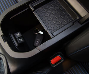 2019 Toyota RAV4 Hybrid - wnętrze piątej generacji SUV-a