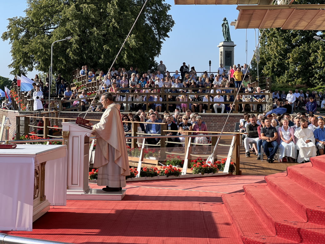 Pielgrzymki na Jasną Górę przyszły z całego kraju