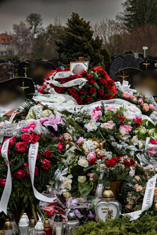Budwity. Tragiczny wypadek. Arkadiusz zginął przez głupi zakład. Tego samego dnia zmarła jego teściowa. Z samochodu wyrwało kierownicę