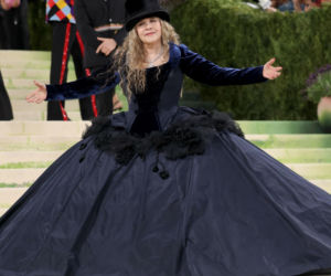  Stevie Nicks pierwszy raz w historii na Met Gali! Artystka pojawiła się w stroju z... sieciówki! 