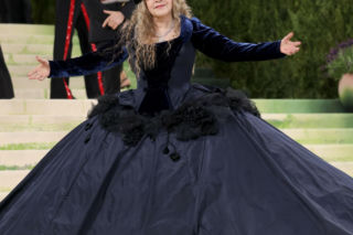  Stevie Nicks pierwszy raz w historii na Met Gali! Artystka pojawiła się w stroju z... sieciówki! 